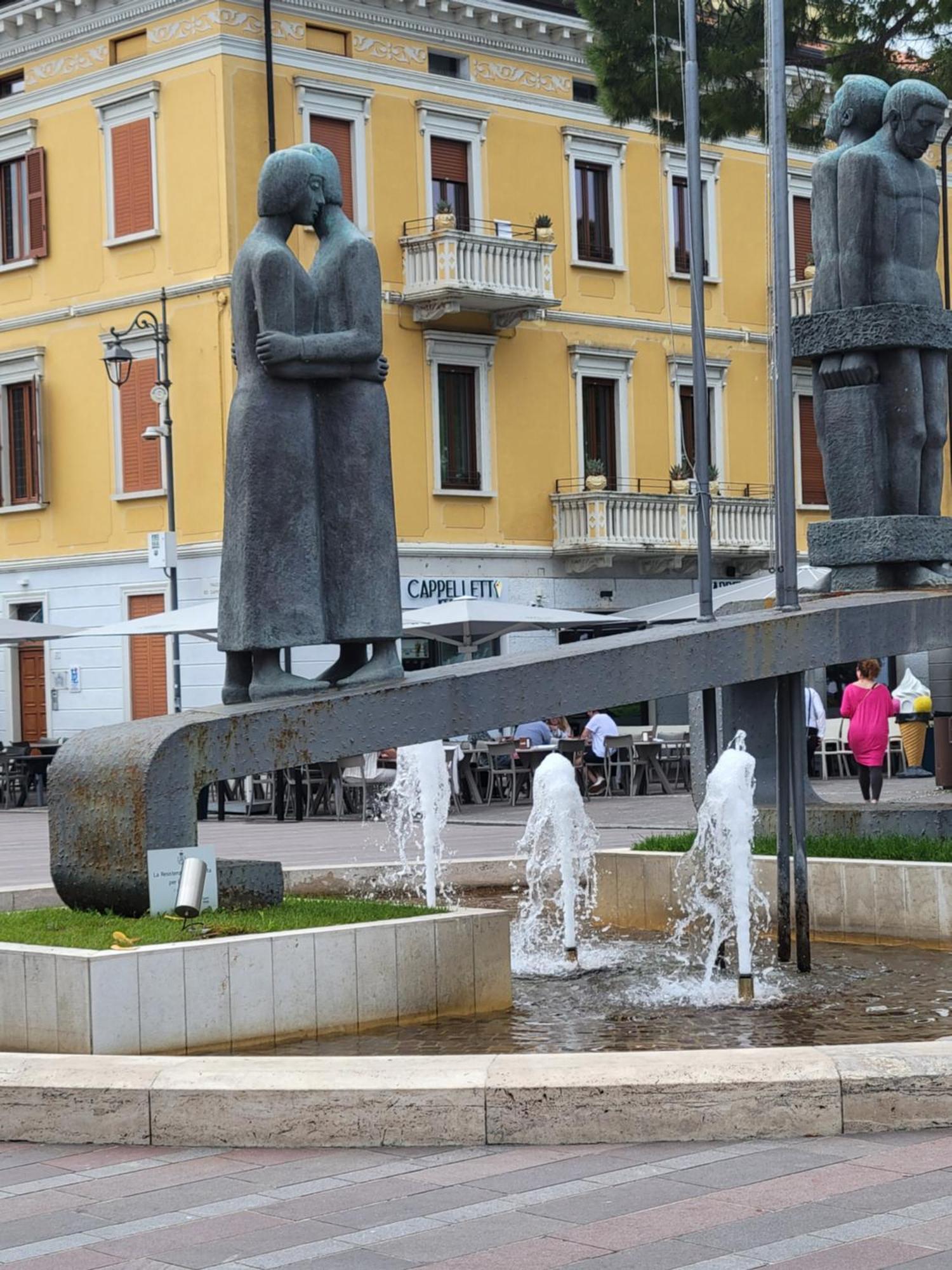 Casa Lorena Desenzano del Garda Zewnętrze zdjęcie